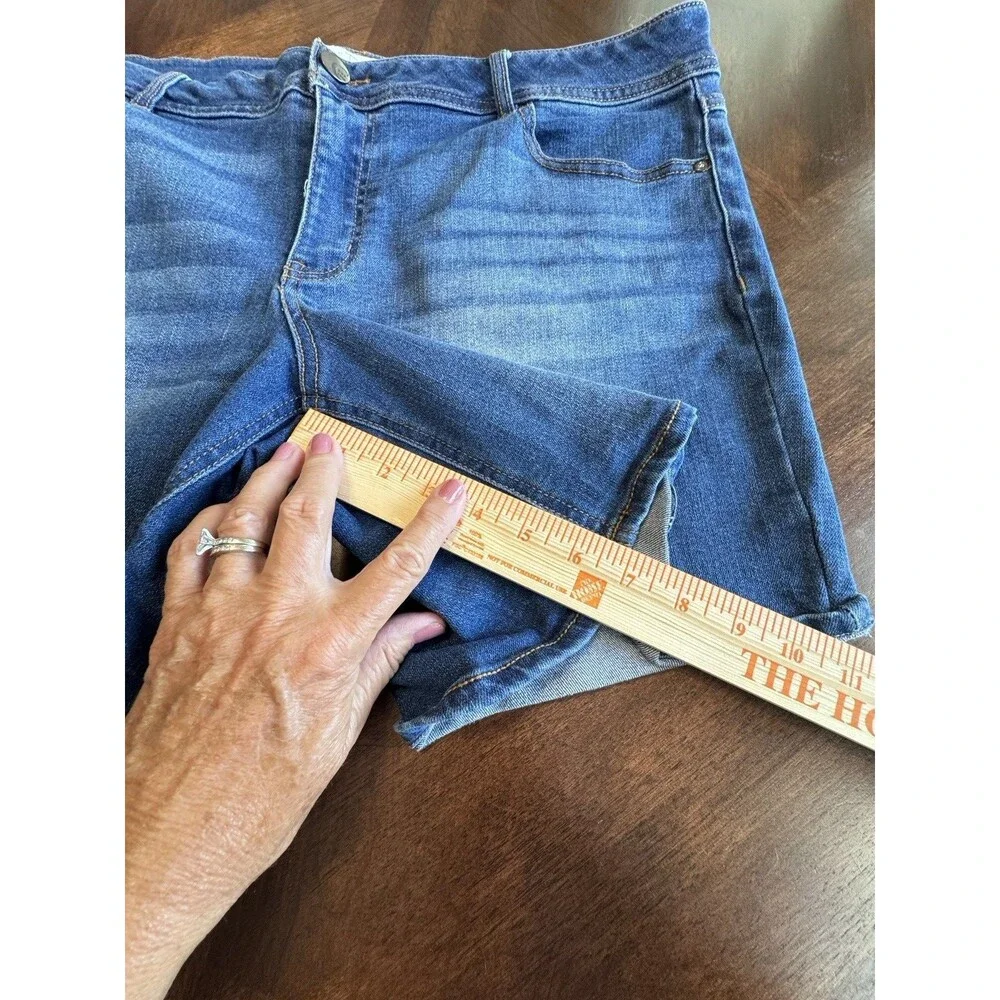 Women s Est. 1946 Denim Jean Shorts -Contemporary 14